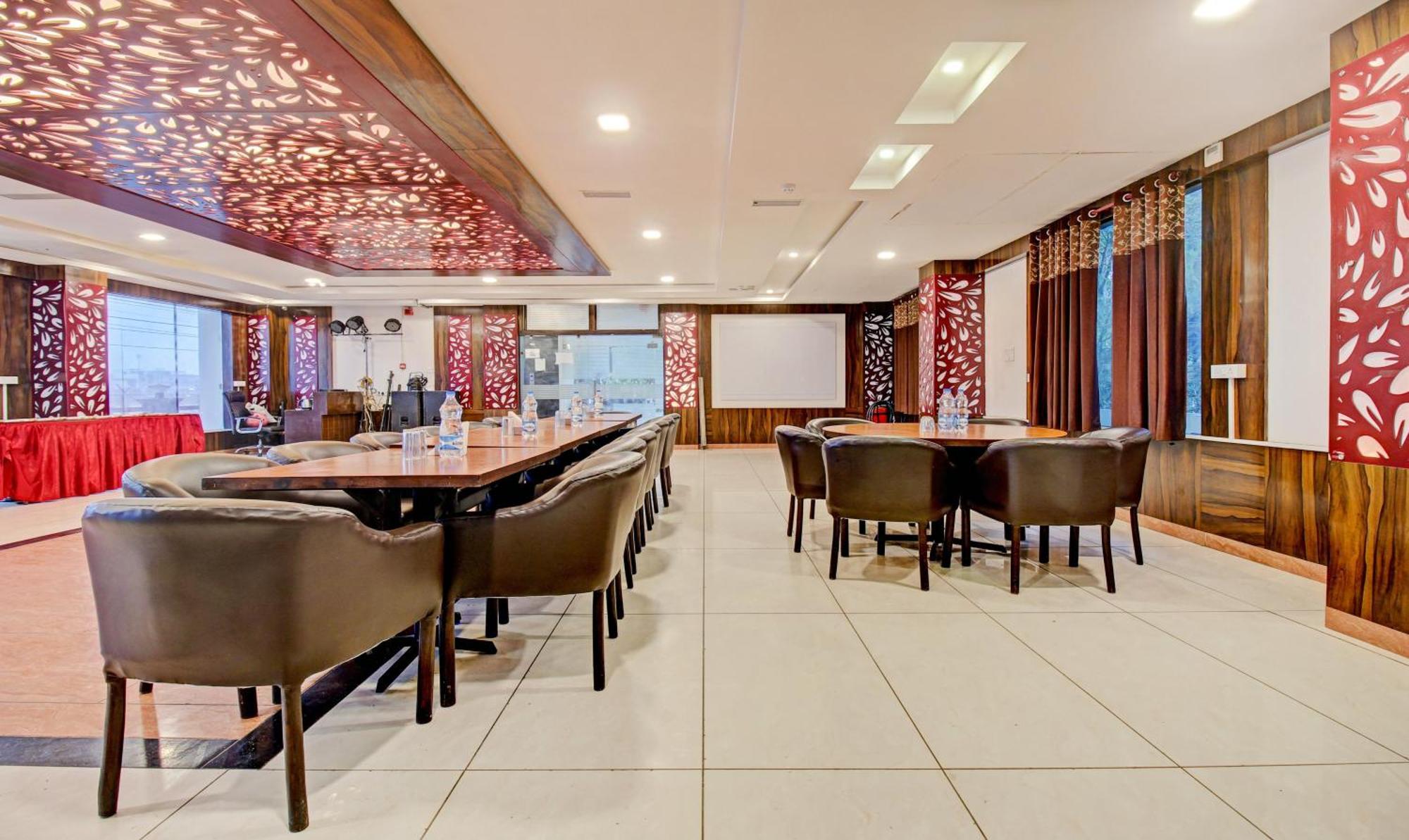 Treebo Trend Silver Grand Gomti Nagar Lucknow Exteriör bild