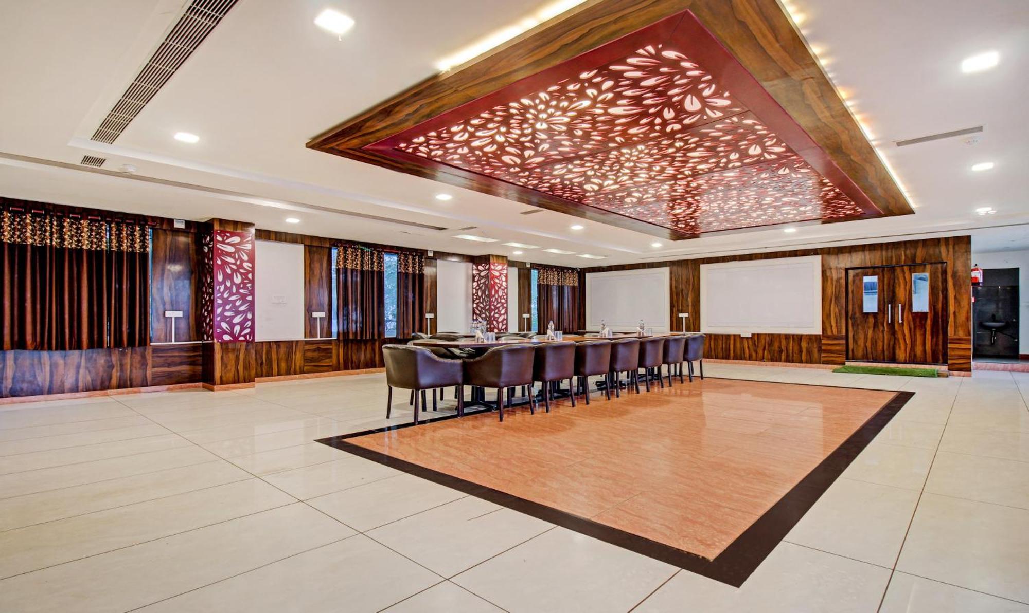 Treebo Trend Silver Grand Gomti Nagar Lucknow Exteriör bild