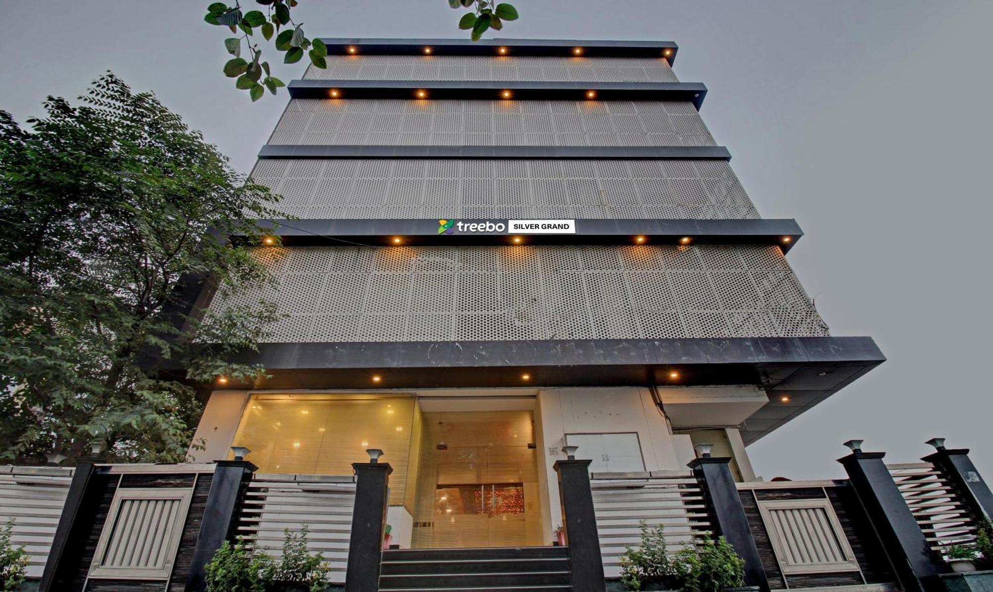 Treebo Trend Silver Grand Gomti Nagar Lucknow Exteriör bild