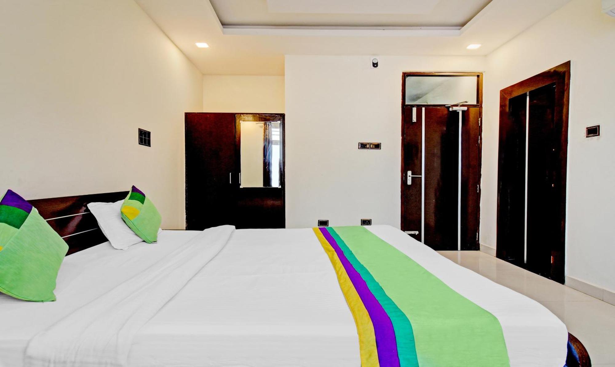 Treebo Trend Silver Grand Gomti Nagar Lucknow Exteriör bild